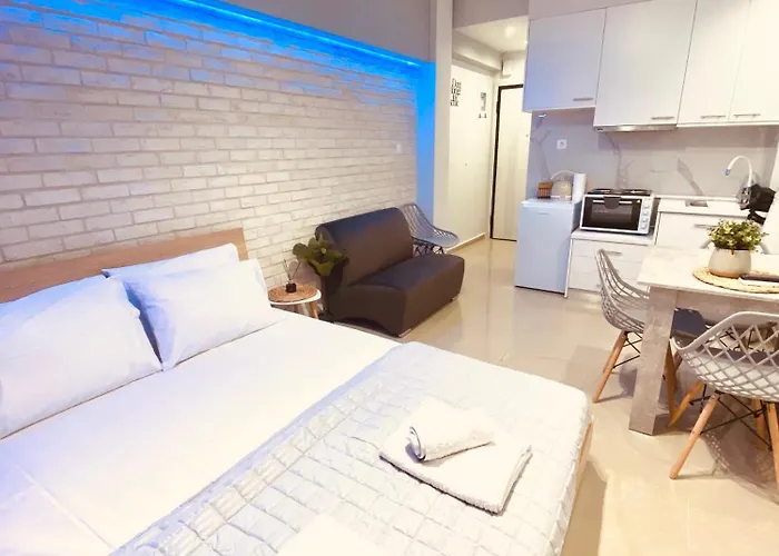Neon City Pulse - Casa Nativa