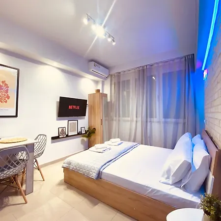 Neon City Pulse - Casa Nativa Thessaloniki Exterior photo